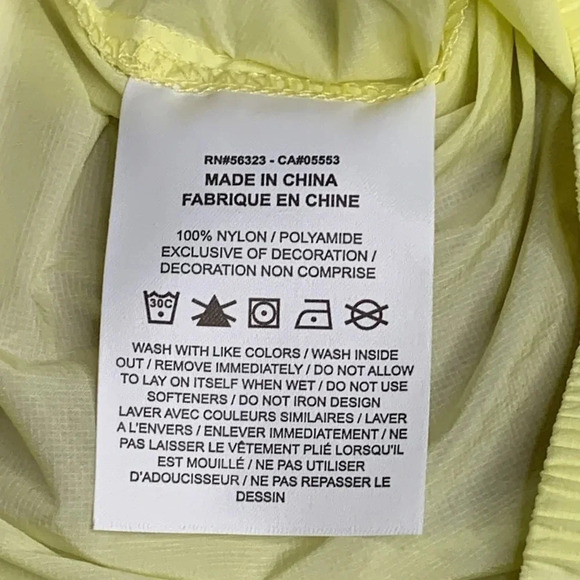 NWT Women’s Nike Shorts Embroidered Size Medium - Picture 8 of 13
